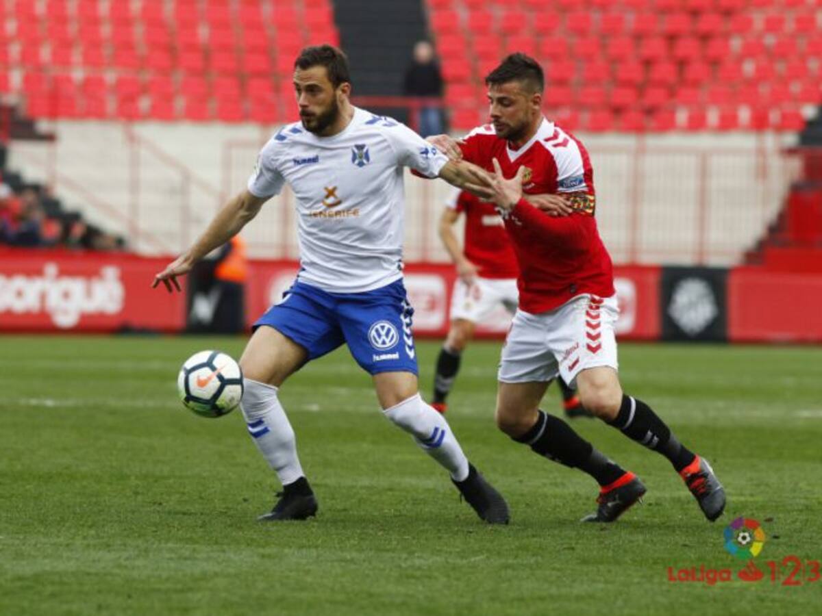 El CD Tenerife vence al Nástic a domicilio (1-2)