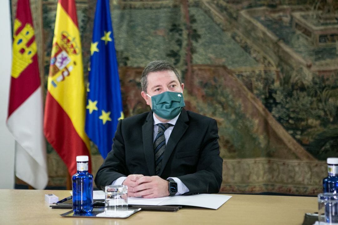 El presidente de Castilla-La Mancha, Emiliano García-Page, en la reunión de la Comisión de Salud Pública y Vacunación 