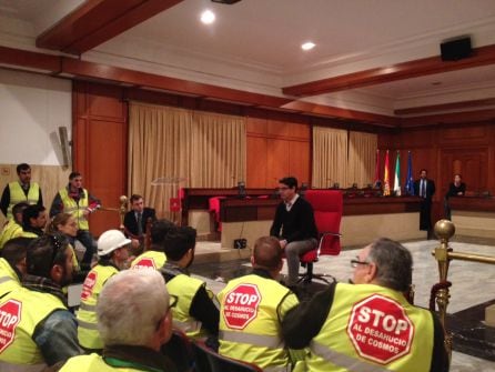 Pedro García en negociación con los trabajadores de Cosmos durante su etapa como presidente de la GMU