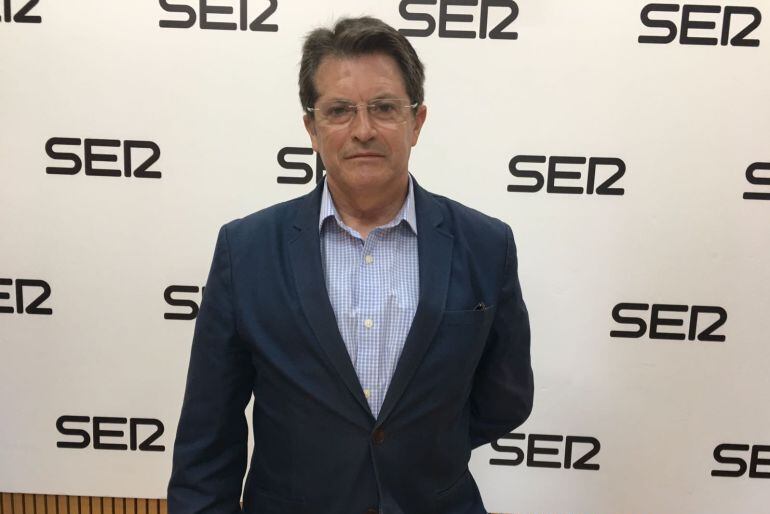 Francisco Jódar, en los estudios de Radio Murcia Cadena SER.