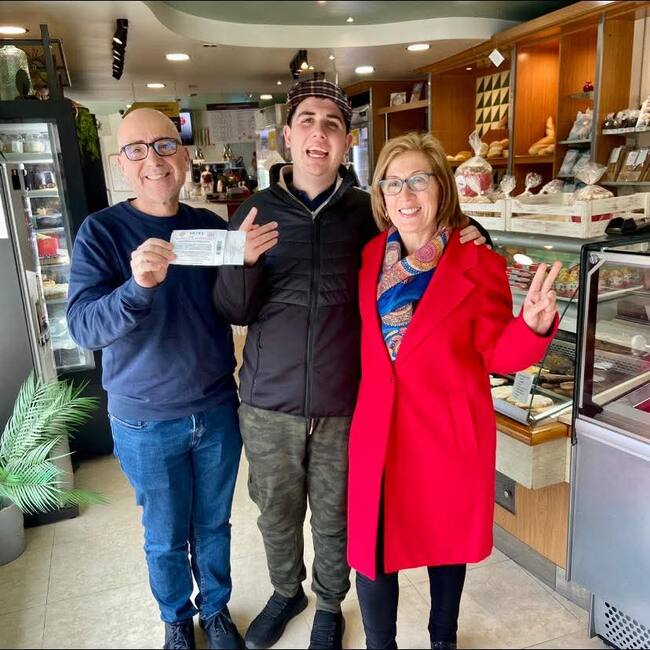 Miguel Ángel Ferrero junto a su hijo y su mujer