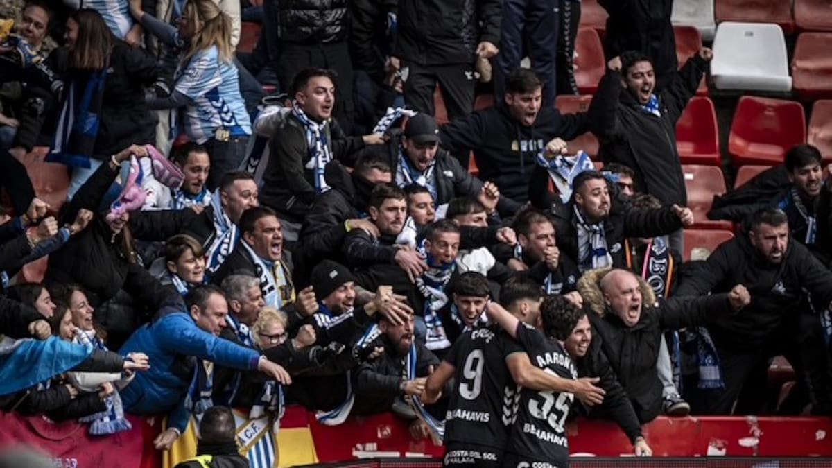 El Málaga vence y convence ante el Sporting (1-3)