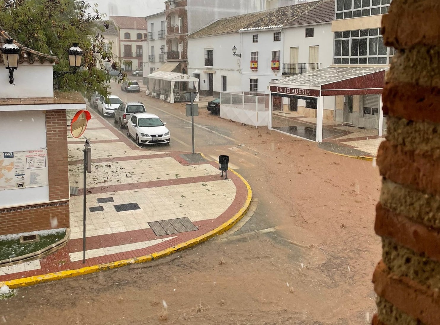 Sierra de Yeguas (Málaga) durante la tromba de agua que dejó 60 litros por metro cuadrado en 45 minutos. Cadena SER.