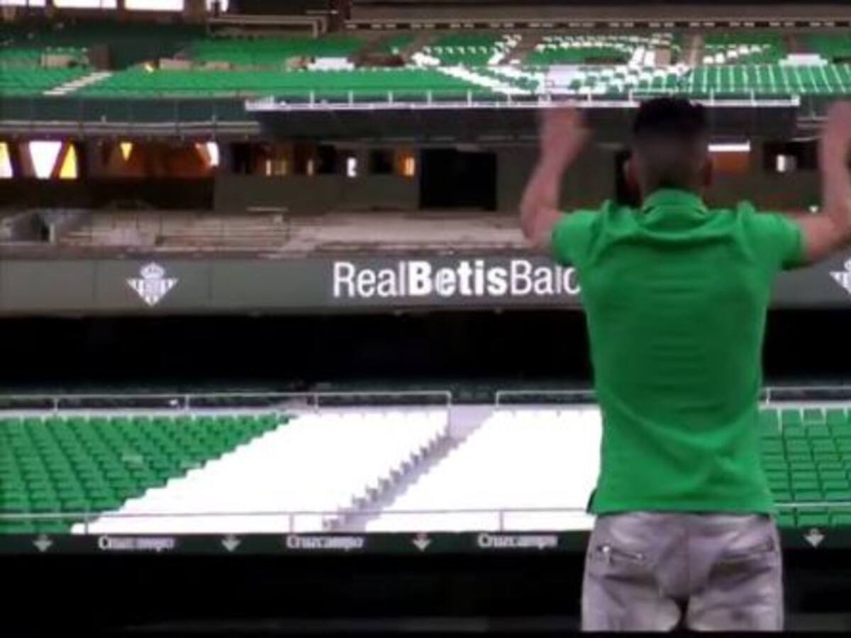 La divertida presentación de Boudebouz con el Betis a ritmo de ABBA