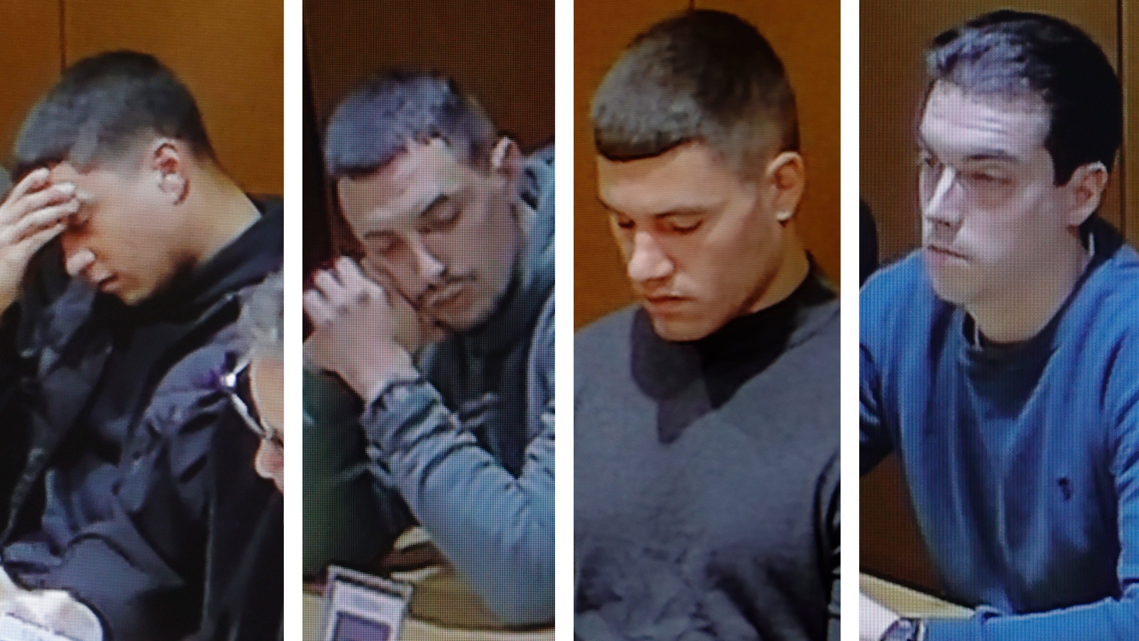 A CORUÑA, 24/11/2024.- Foto tomada a la pantalla de circuito cerrado de la Audiencia Provincial de A Coruña de Kaio Amaral (i), Diego Montaña (2i), Alejandro Freire "Yumba" (2d) y Alejandro Míguez (d), cuatro de los cinco acusados por el asesinato del joven brasileño Samuel Luiz, durante la lectura del veredicto celebrada este domingo en la Audiencia Provincial de A Coruña. EFE/Cabalar