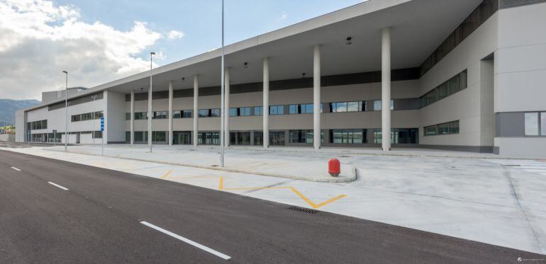 Imagen de la entrada principal del Hospital de la Serranía