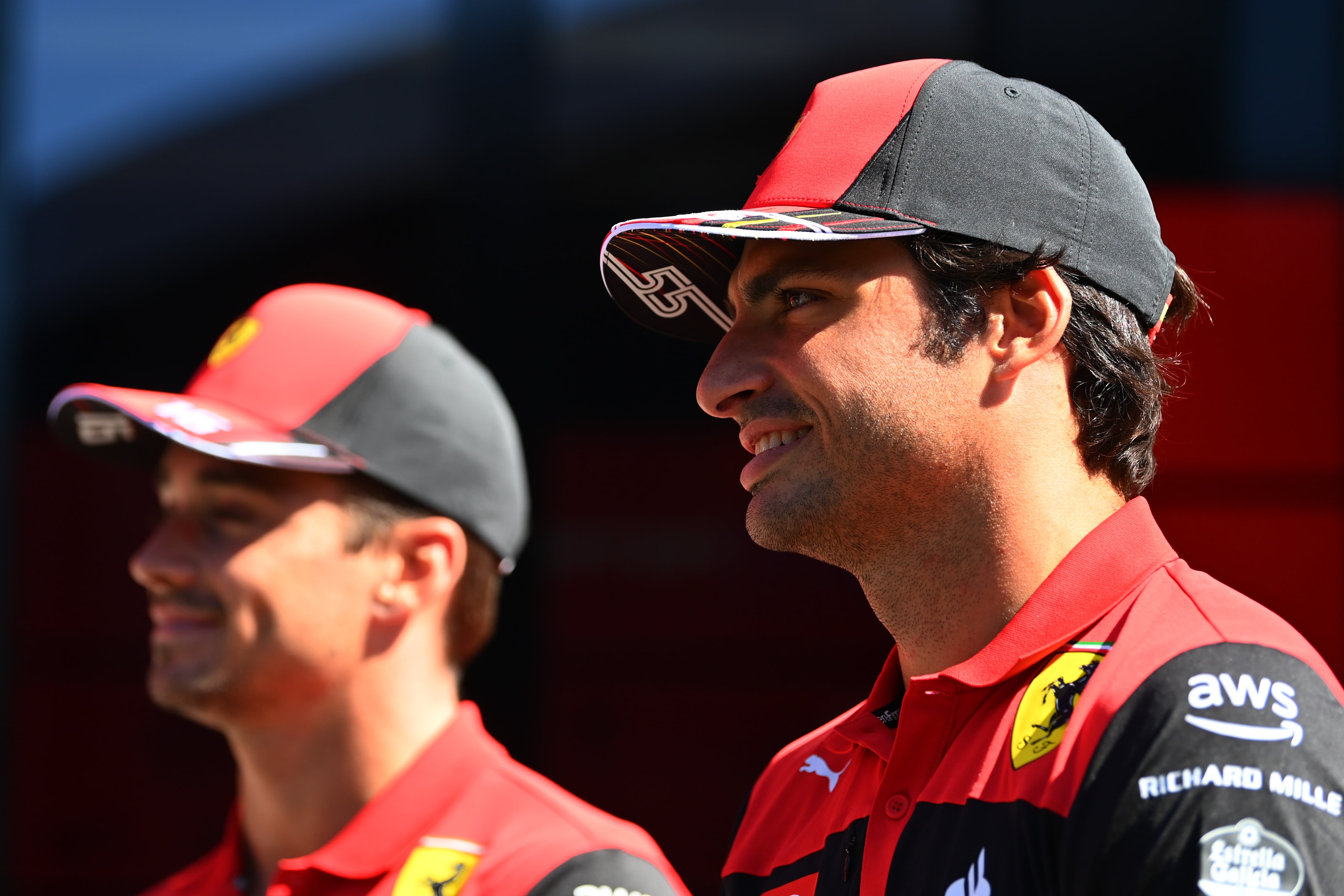 Charles Leclerc y Carlos Sainz, pilotos de Fórmula 1. (Photo by Dan Mullan/Getty Images)