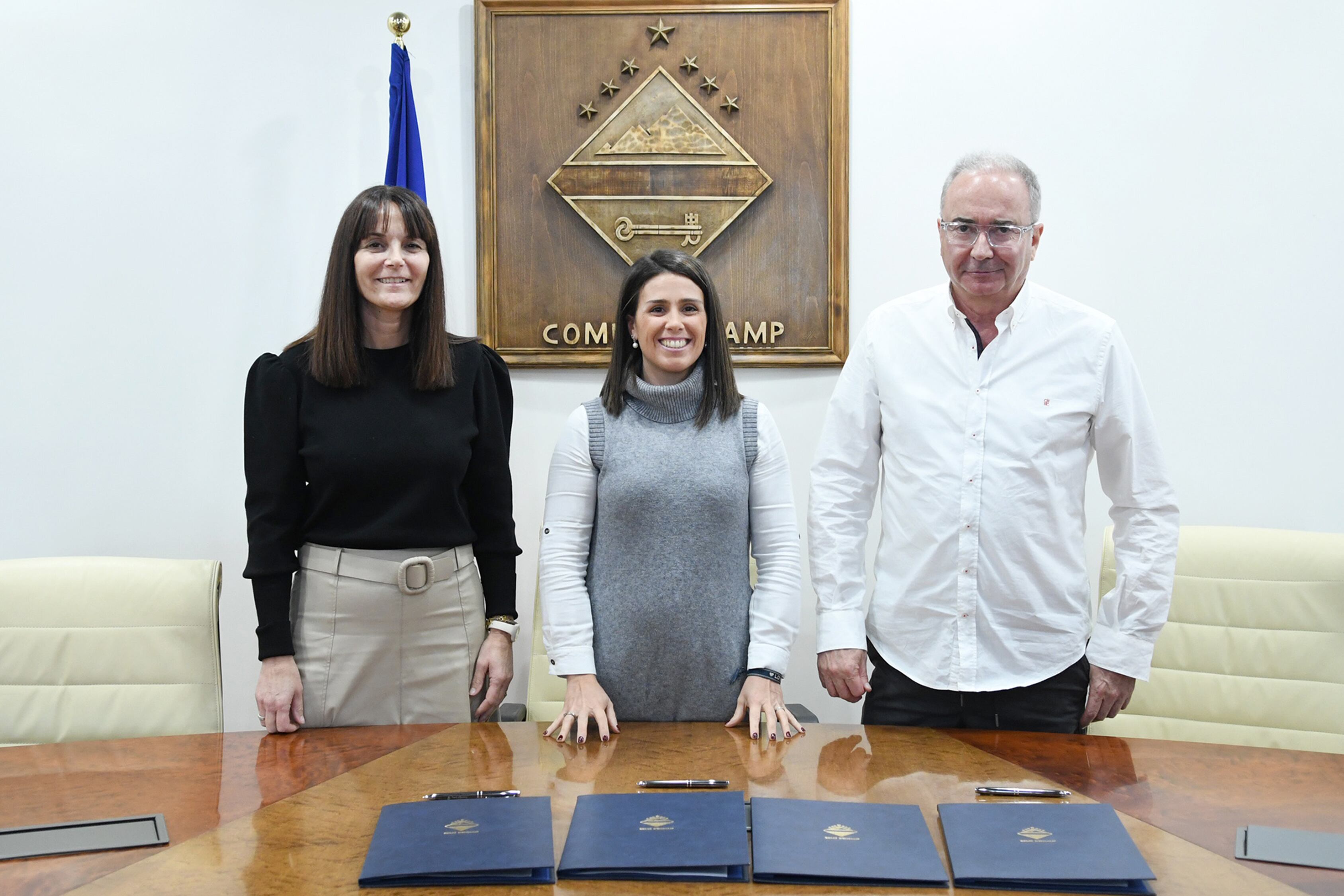 Signatura conveni entre el Govern, el Comú d'Encamp SAETDE i Centre Esportiu Sostenible.