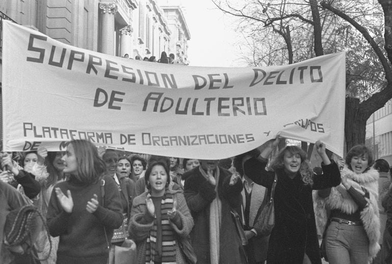 Manifestación contra el adulterio en Madrid en noviembre de 1977