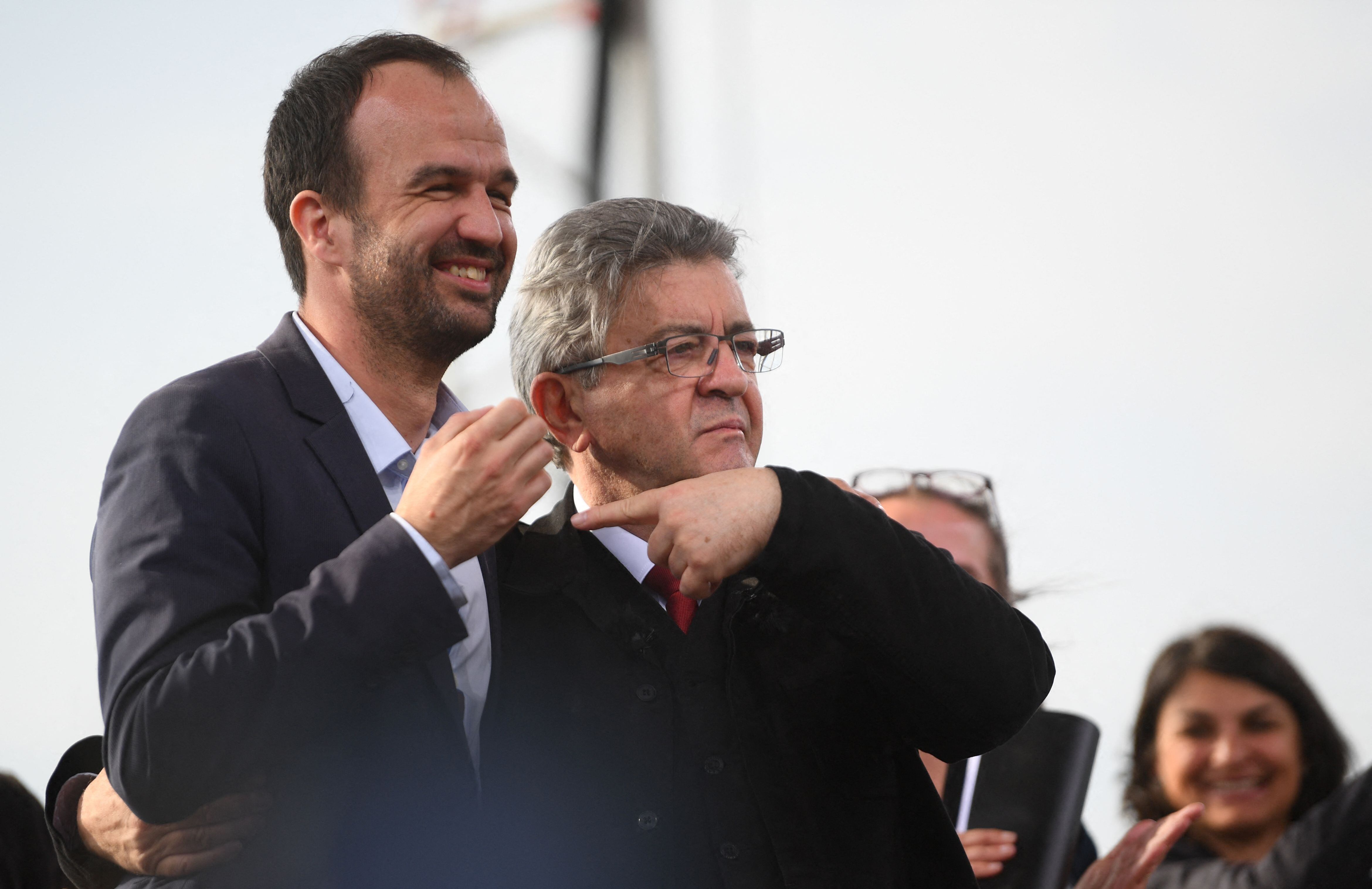 Jean-Luc Mélenchon señalando a Manuel Bompard