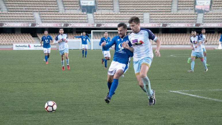 Álex Expósito durante un partido en Chapín 