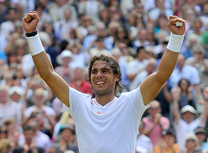 Rafa Nadal celebra su victoria ante Berdych en la final de Wimblendon