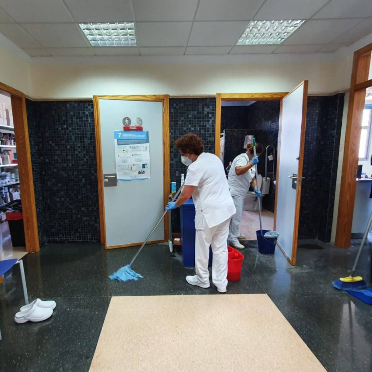 El consultorio de La Alcayna ha tenido que cerrar este jueves por los desperfectos ocasionados por las lluvias