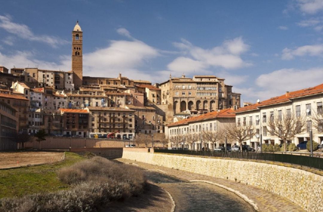 Vista panorámica de Tarazona (Zaragoza), con el río Queiles 