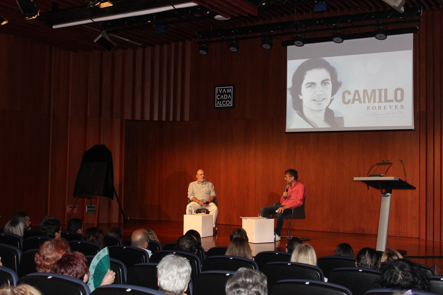 Amando Cifuentes y Fernando Neira durante la presentación del disco &#039;Camilo Forever&#039;