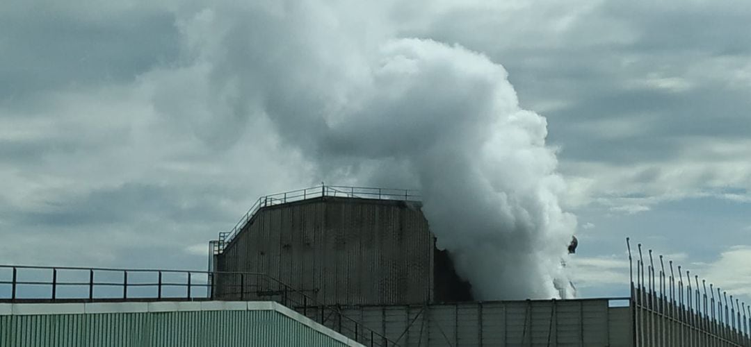 Imágen de parte de la fábrica en pleno funcionamiento este fin de semana. 