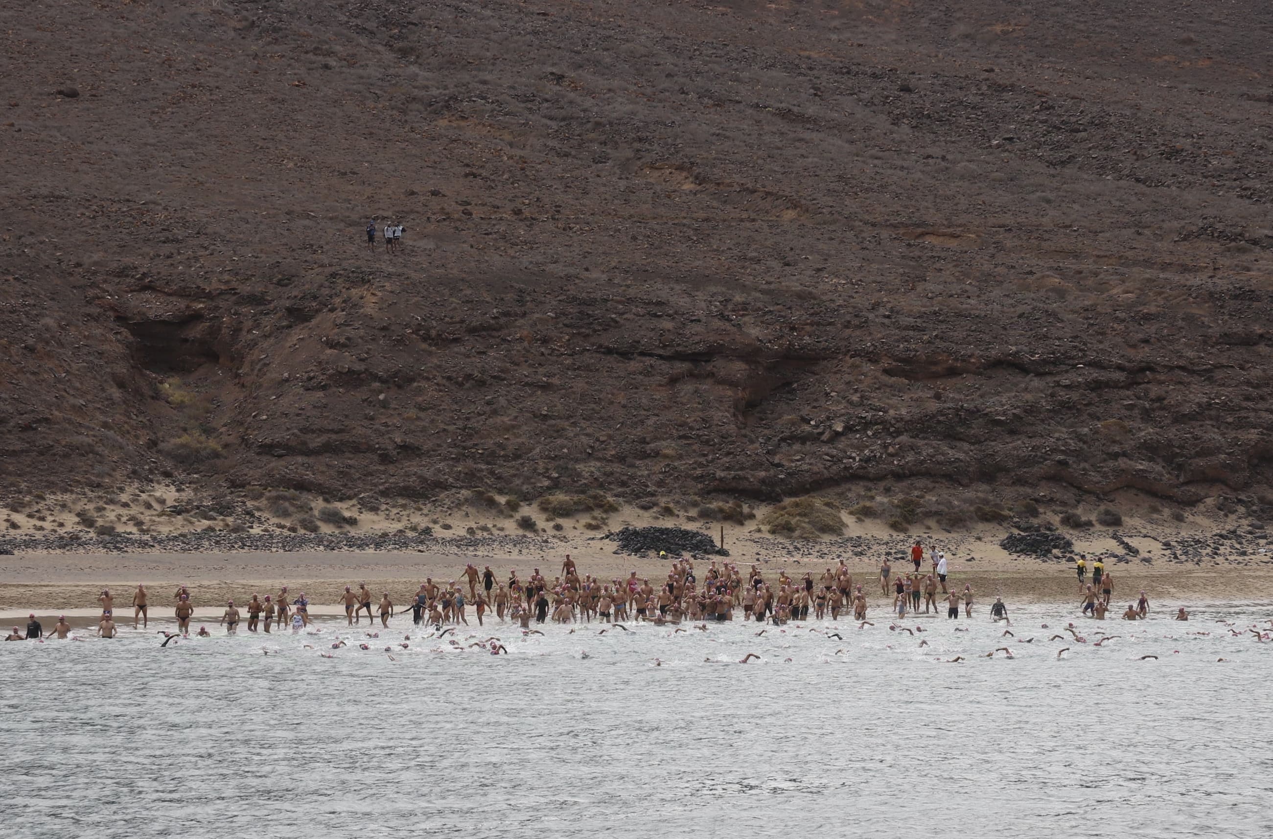 Salida de la XXVIII Travesía a Nado “El Río”.