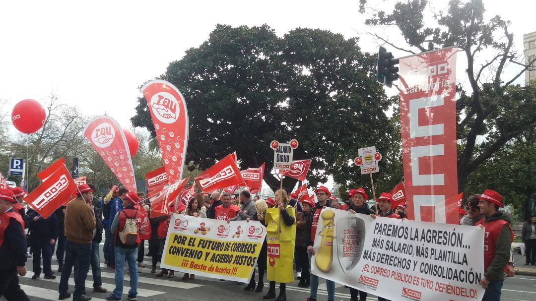 Concentración trabajadores Correos