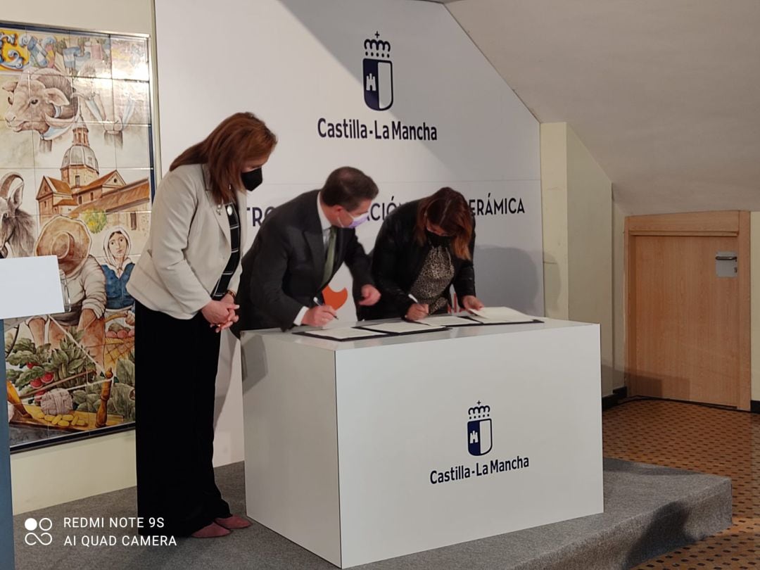 Firma traslado Escuela de Idiomas