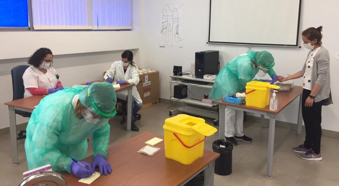 Realización de test covid.