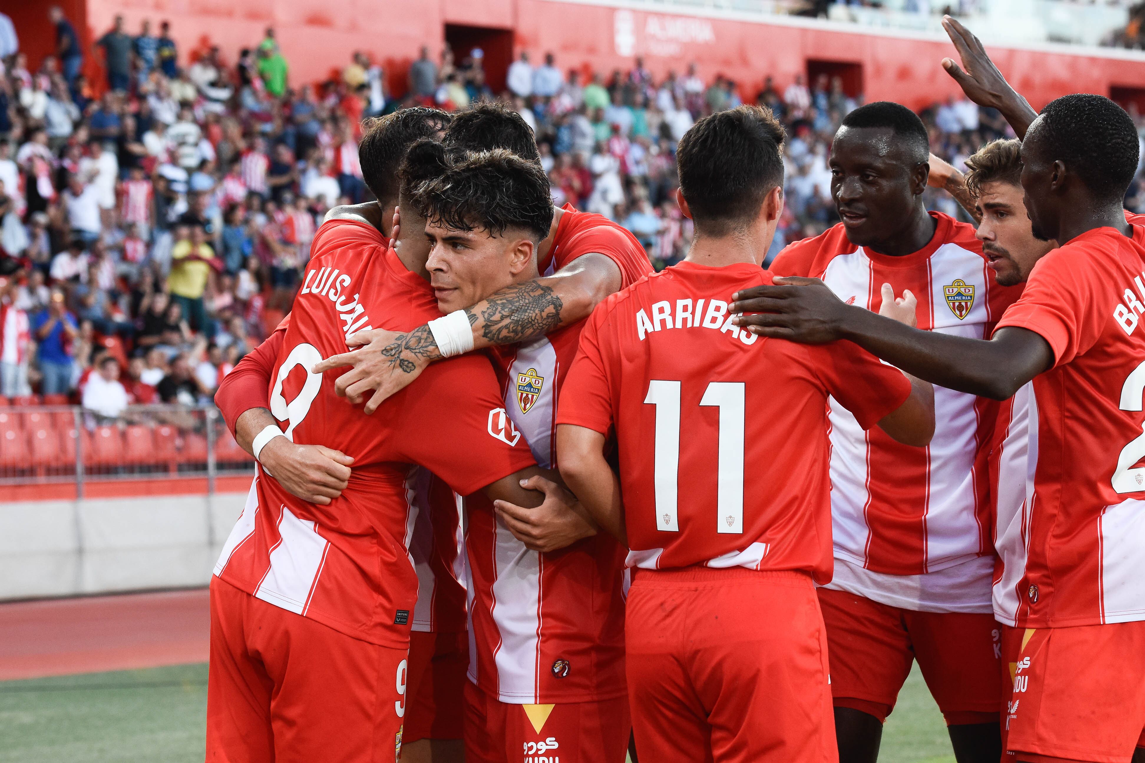 El Almería ya sí es un peligro para los equipos de arriba tras sumar diez puntos de doce.