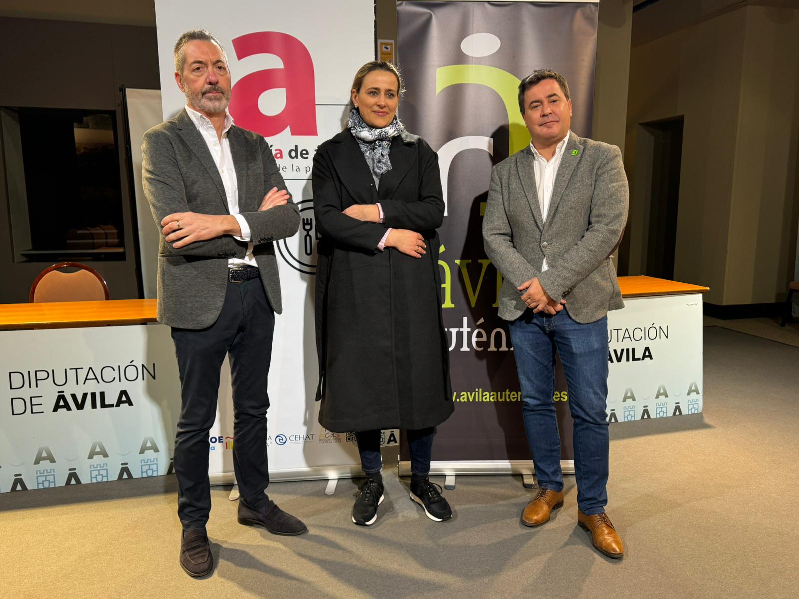 Ileana Gainescu, Javier Marful y Jesús Martín