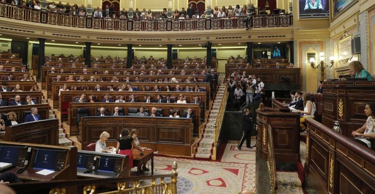 Vista del hemiciclo del Congreso al inicio hoy de la sesión constitutiva de las Cortes Generales de la XII legislatura. 