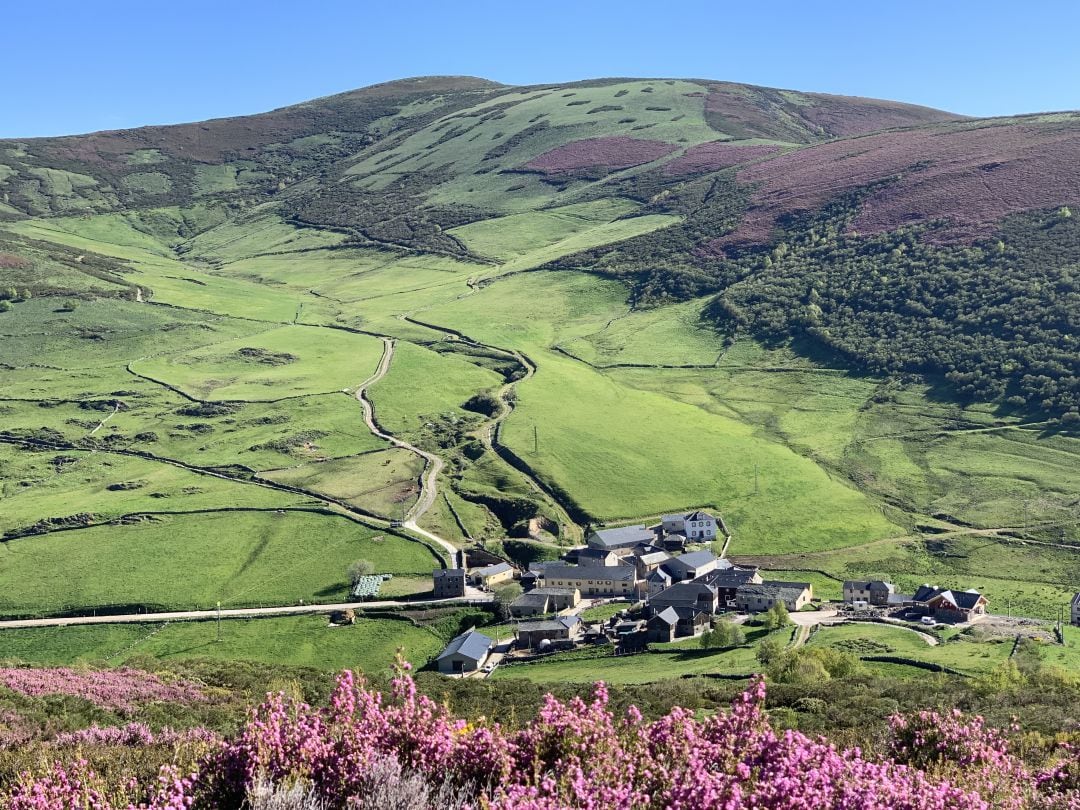 El de la imagen, es uno de los pueblos mas altos de Asturias