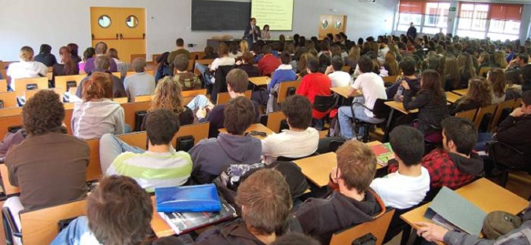 Alumnos en el Aula Magna