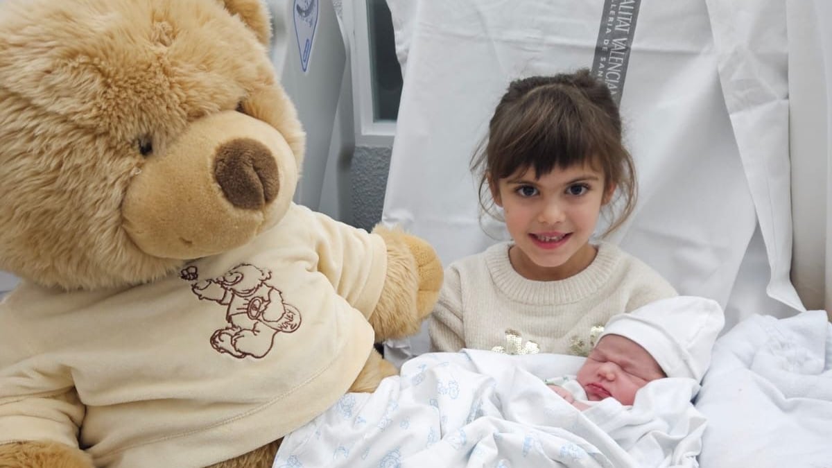 Primera bebé nacida en 2026 en el Departamento de Salud de Elda