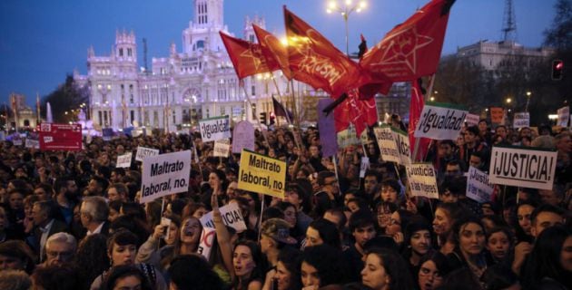 Manifestantes durante el día de la mujer de 2017