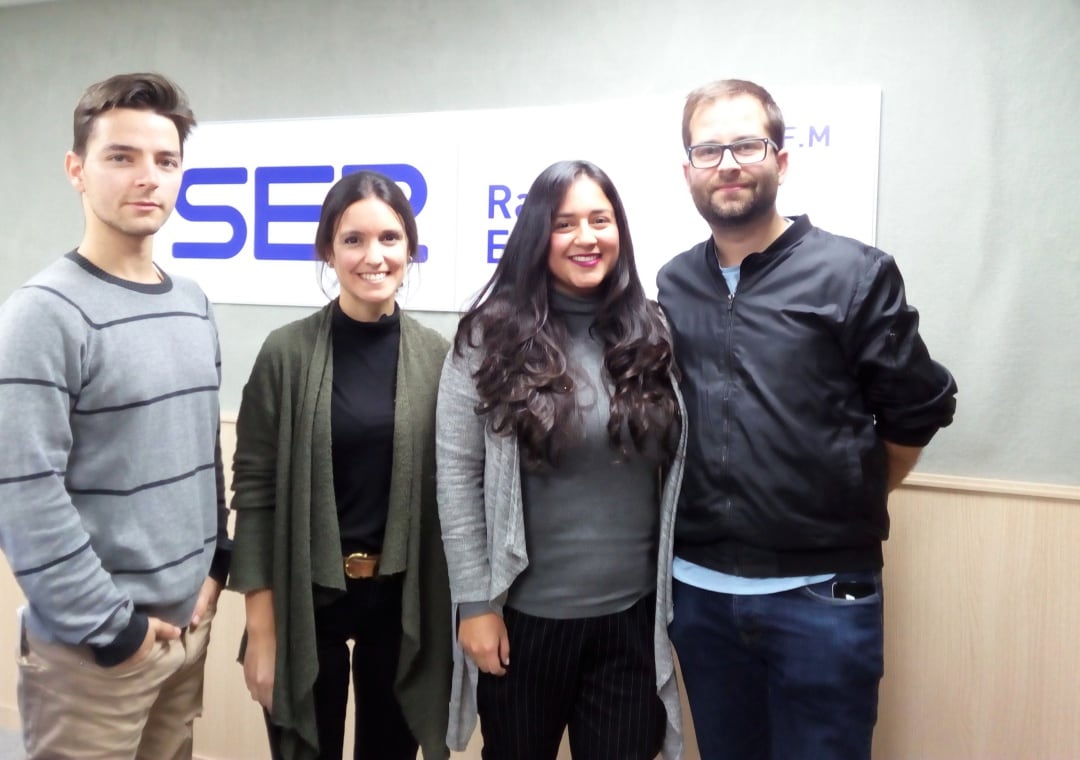 Rubén Martínez y Ana Zapata, representante de la Fundación Emplea, junto a los alumnos Mónica Morales y Lau Maestre, han explicado cómo debería ser el Comunity Manager perfecto