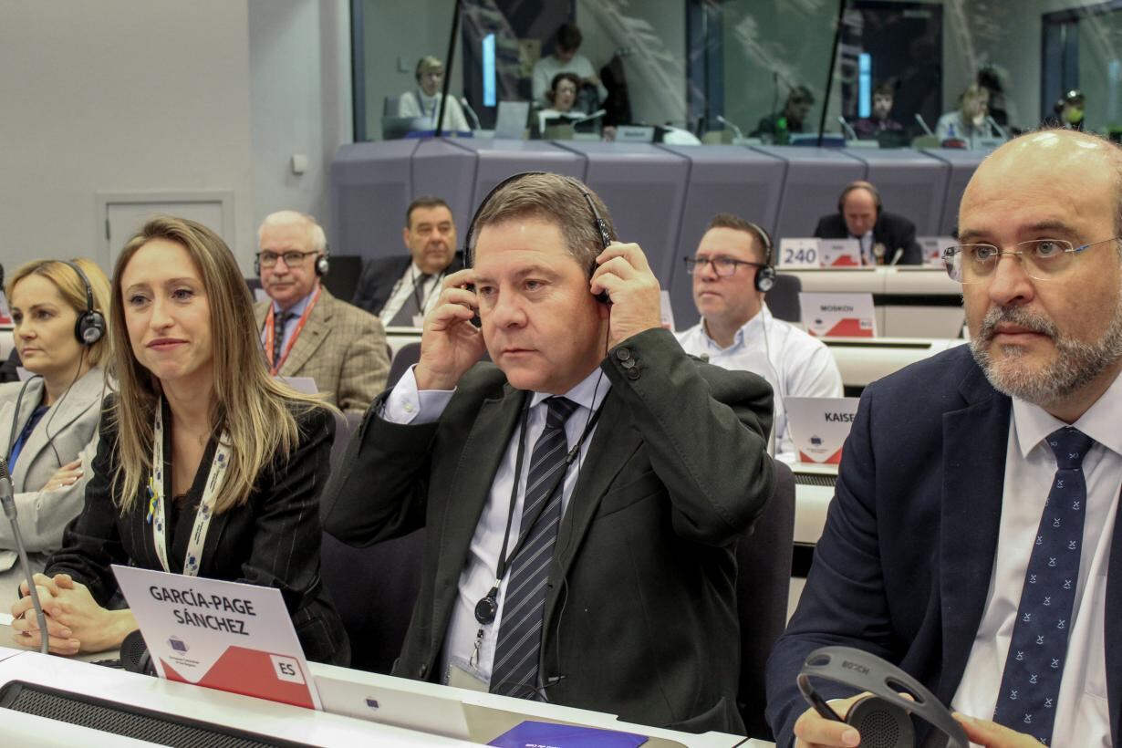 Emiliano García-Page durante su intervención en la sesión plenaria del Comité Europeo de las Regiones en Bruselas