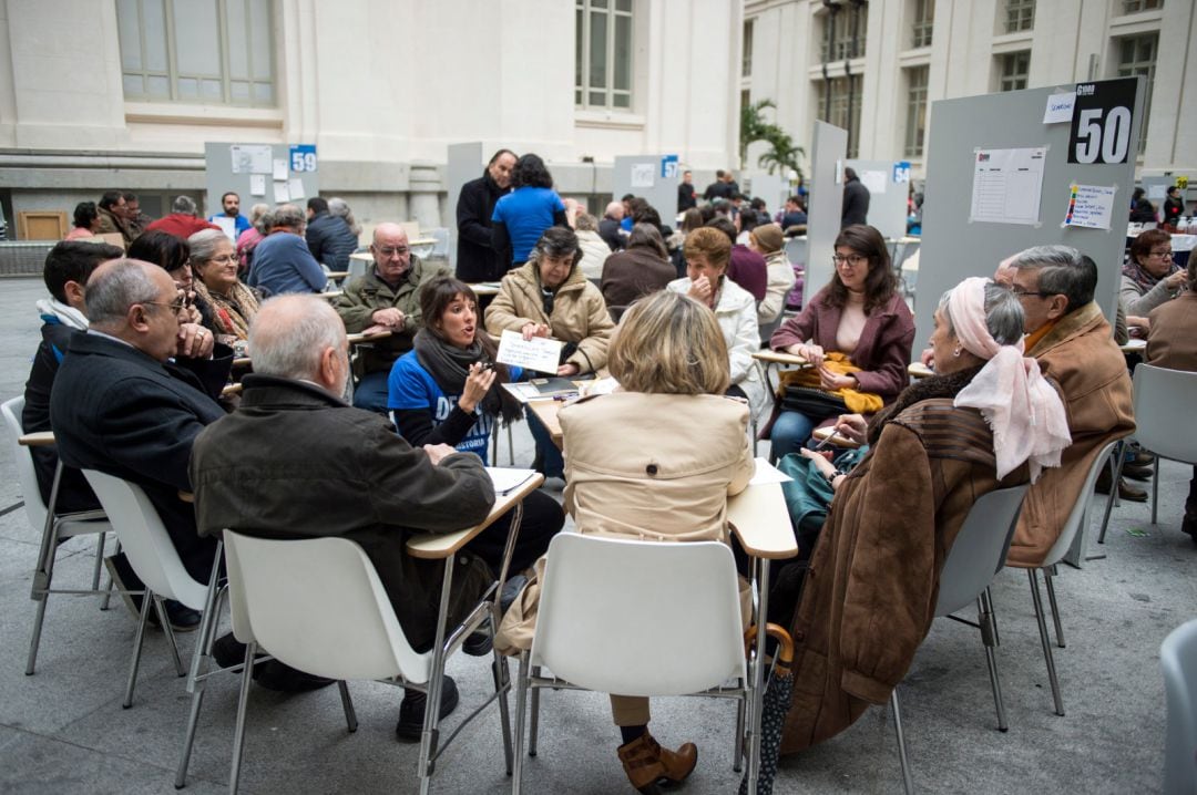 Un grupo de 57 vecinos de Madrid supervisarán, a partir de 2019, la acción municipal