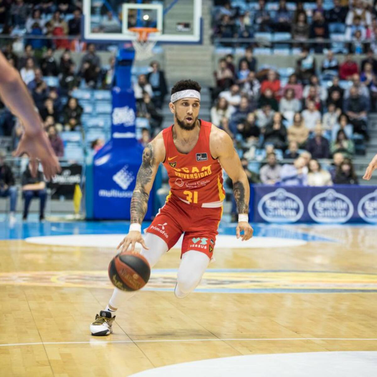 El UCAM Murcia CB gana con un Askia Booker descomunal