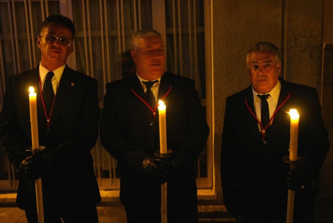 Tres miembros de la Hermandad de la Esclavitud del Santísimo Cristo de La Laguna