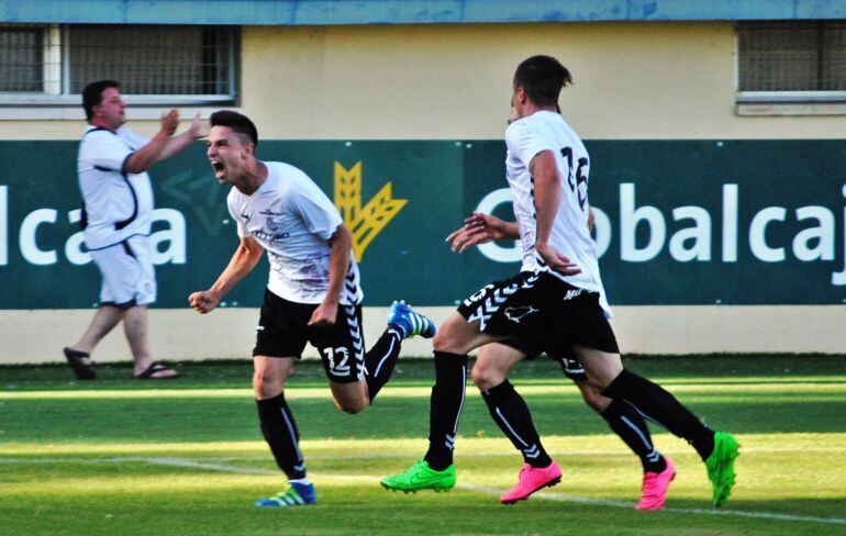 Álvaro Collado tras anotar un gol en la pasada eliminatoria de ascenso a 2ª B