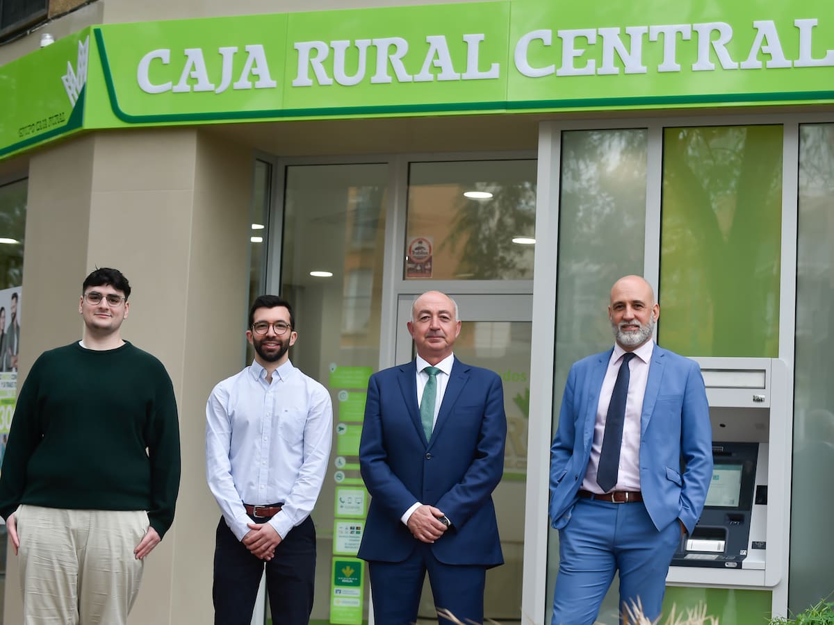 CRC refuerza su cercanía en Murcia con una nueva oficina en Juan Carlos I