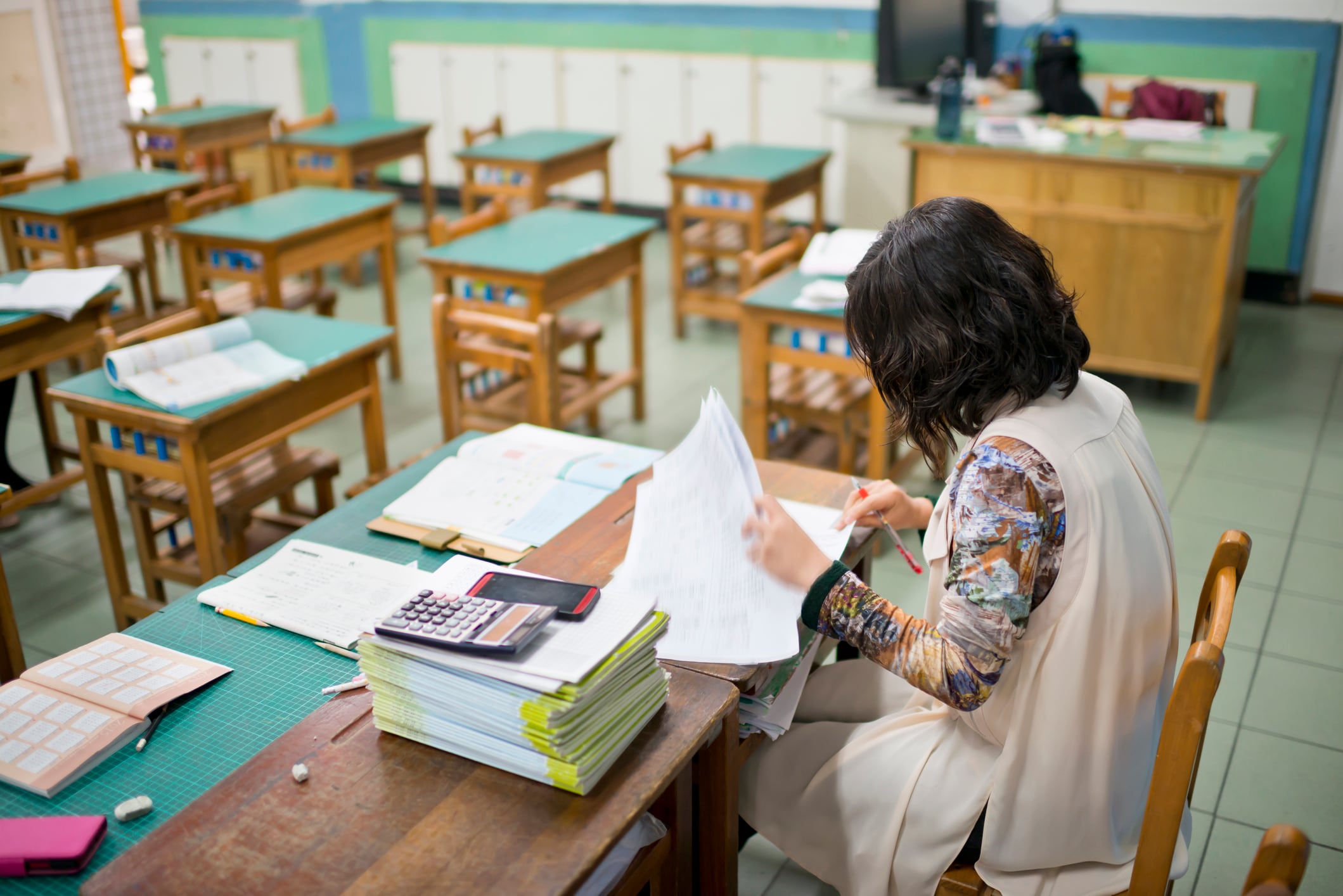 Maestra en una clase