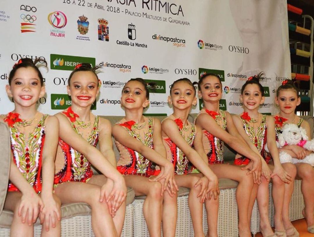 Las campeonas de Gym-Pal se acercan a Radio Gurugú en el Centro Sociosanitario Hermanas Hospitalarias de Palencia