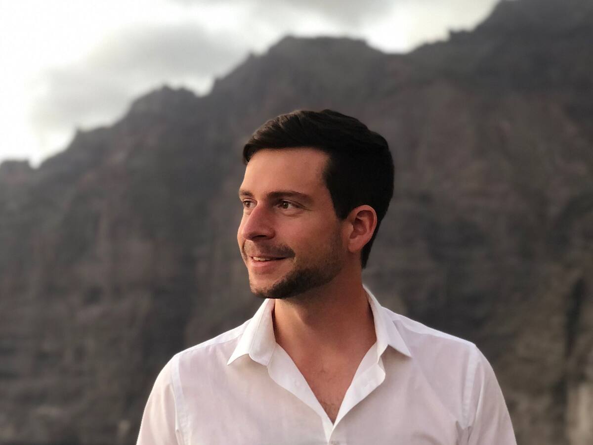 "Algunos profesores me triplican la edad": Adrián Delgado, el director de instituto más joven de España