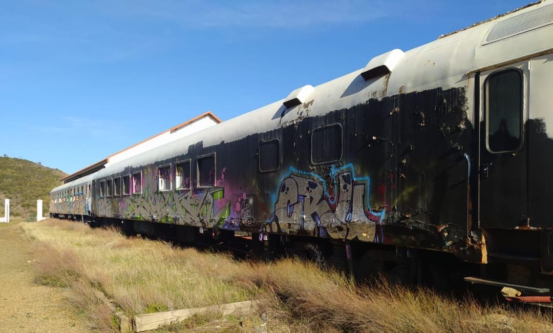 Tren abandonado en la Vía