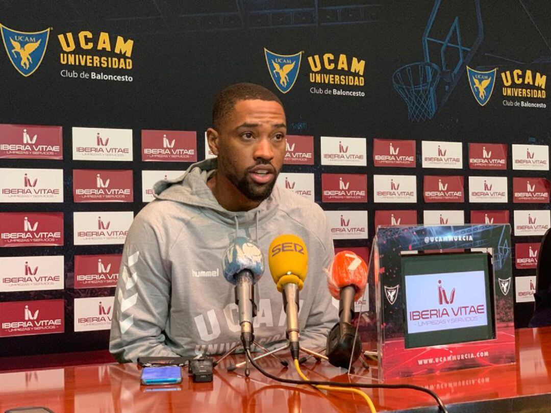 Isaiah Taylor en su presentación como jugador del UCAM Murcia CB