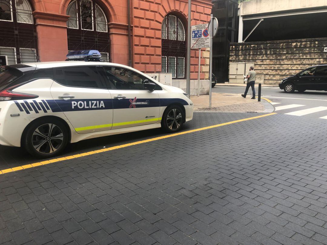 Uno de los dos vehículos de la guardia urbana que portaran un desfibrilador en Eibar