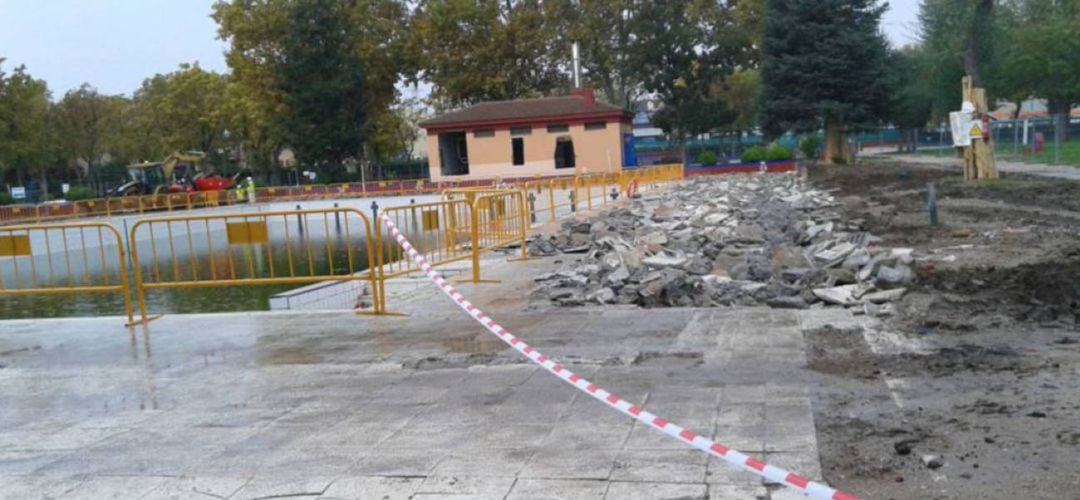 En febrero de 2018 se licitaronlas obras de la cubierta de la piscina municipal, inlcuidas en el PIR,pero a fecha de hoy no están terminadas.