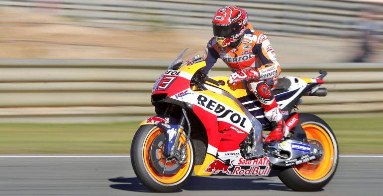 Márquez, rodando con su Honda en el circuito Ricardo Tormo de Cheste