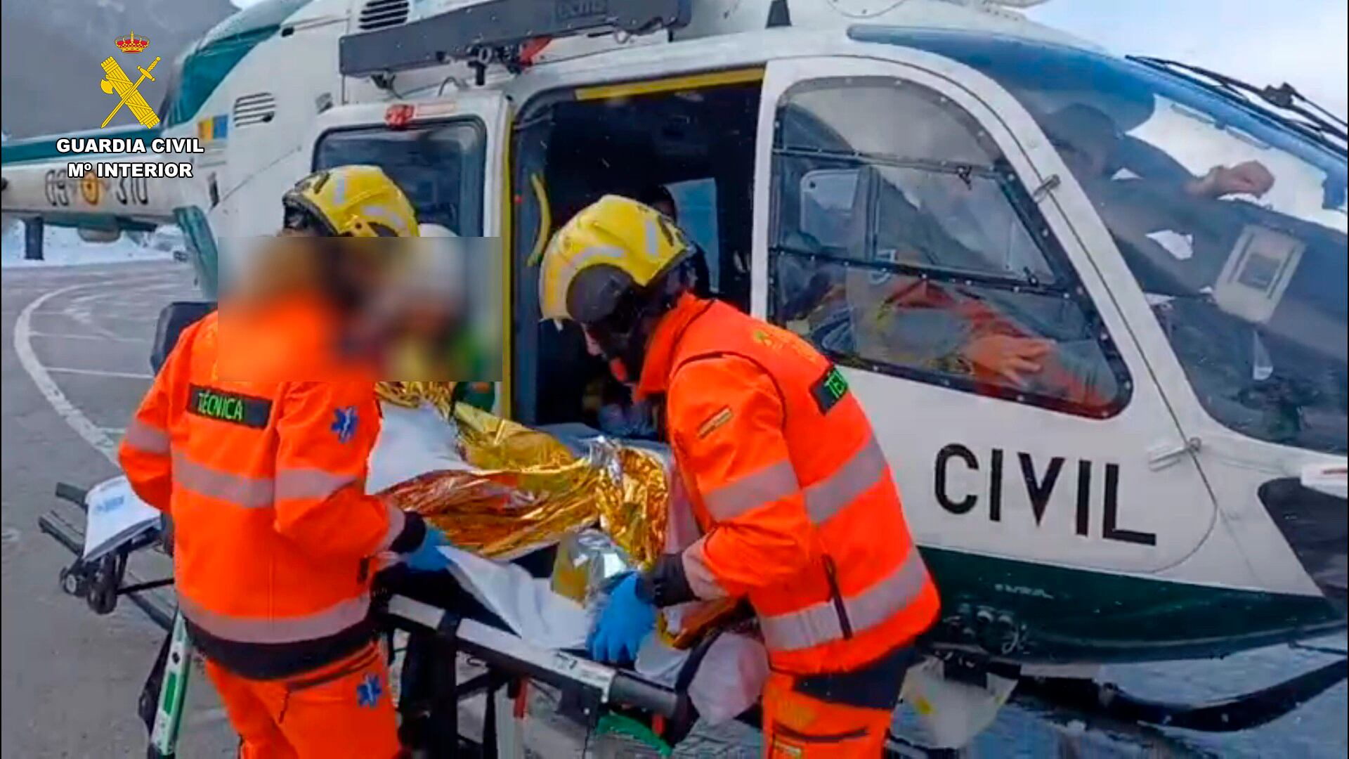 El GREIM de la Guardia Civil ha rescatado a dos montañeros en el San Lorenzo (Ezcaray, La Rioja).