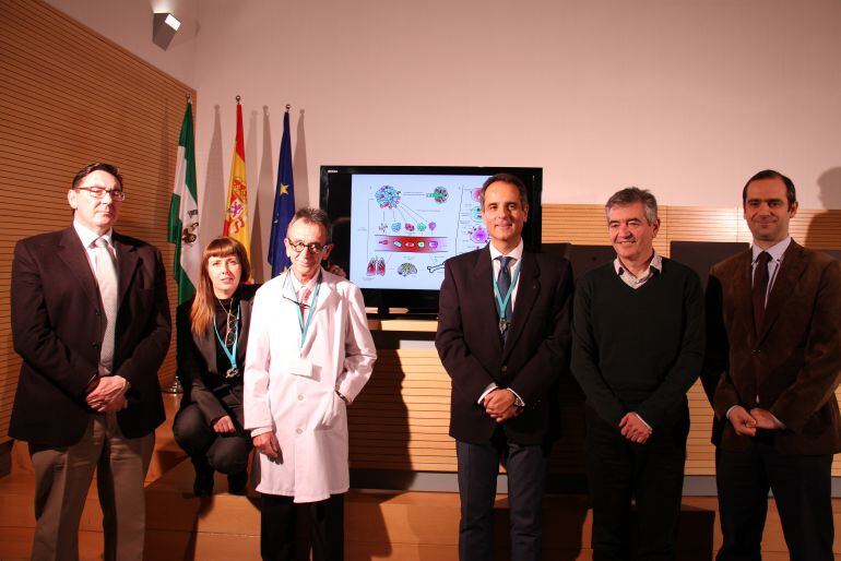 Equipo de investigadores que ha patentado el método para la identifacación de las céluas que provocan la metástasis.