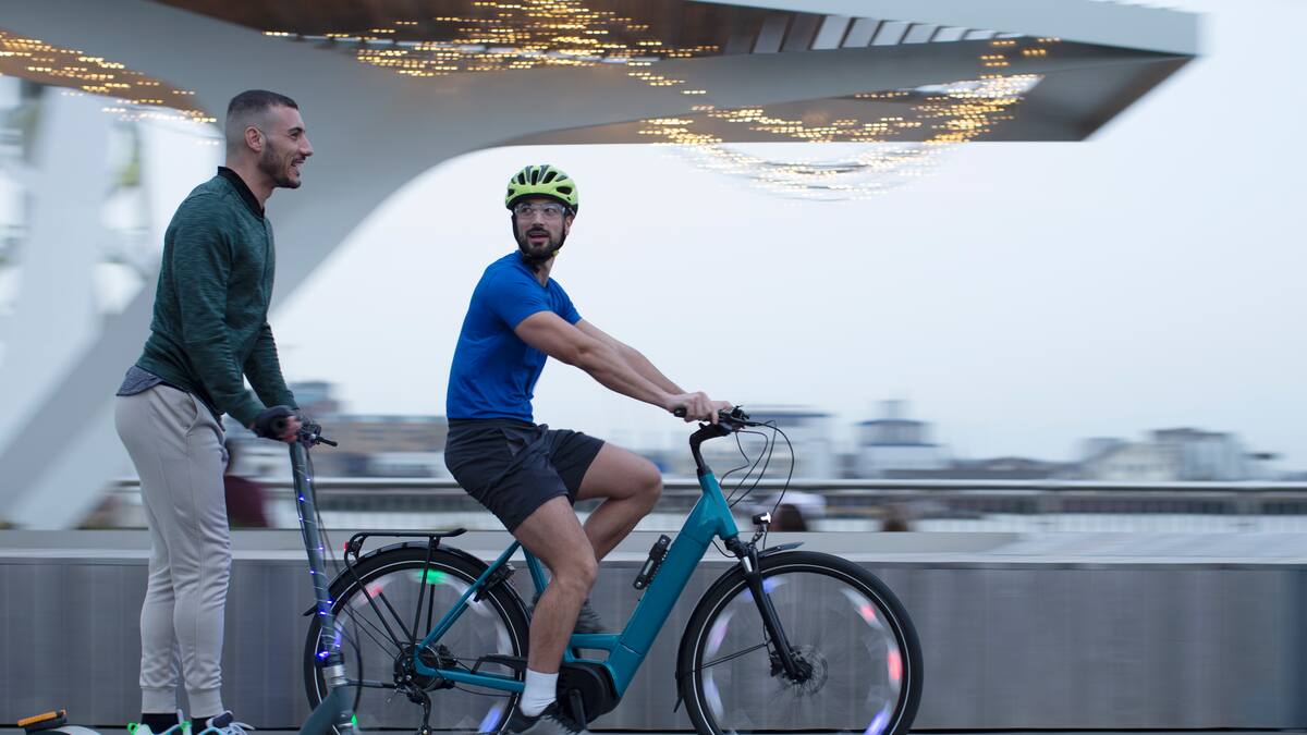 Ciclistas y comerciantes aplauden las ayudas del Govern para la compra de bicicletas y patinetes eléctricos