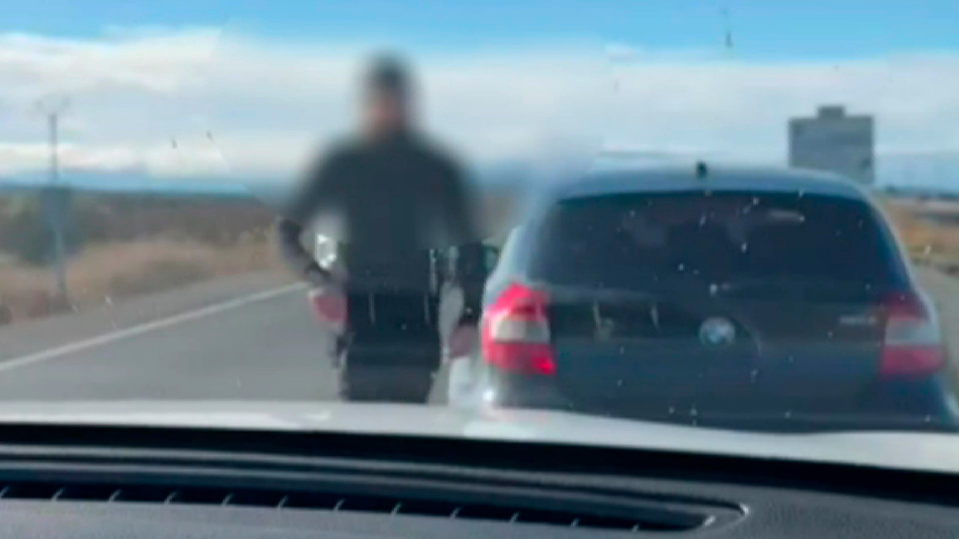 Investigado por conducir de forma temeraria y amenazar a otro vehículo